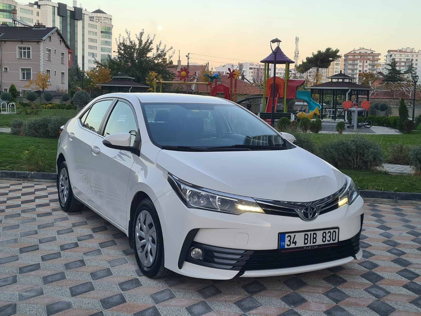 TOYOTA COROLLA DİZEL OTOMATİK